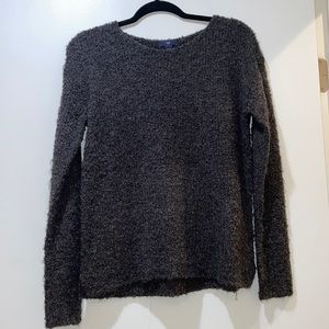 Gap sweater